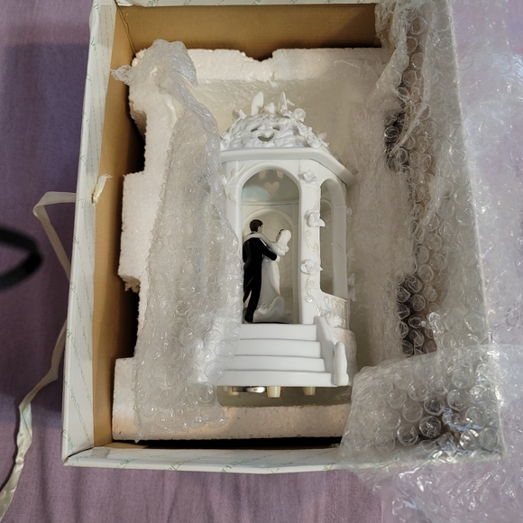 Wedding Couple in Gazebo - Picture 10 of 14